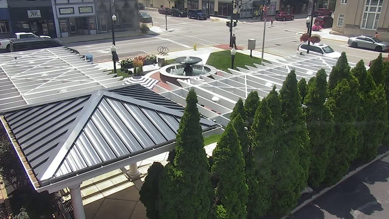 Crawfordsville Marie Canine Plaza Square Live Cam - Crawfordsville, Montgomery, Indiana, USA