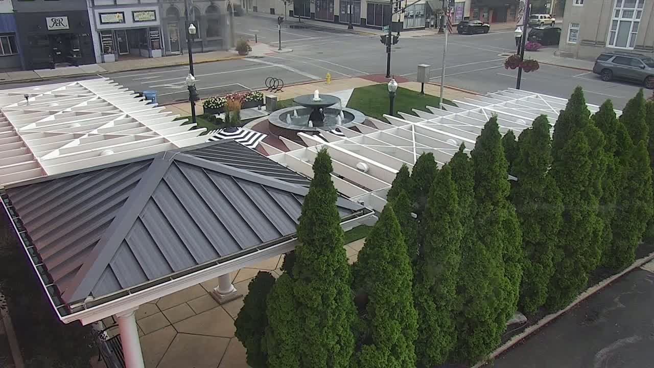 Crawfordsville Marie Canine Plaza Square Live Cam - Crawfordsville, Montgomery, Indiana, USA