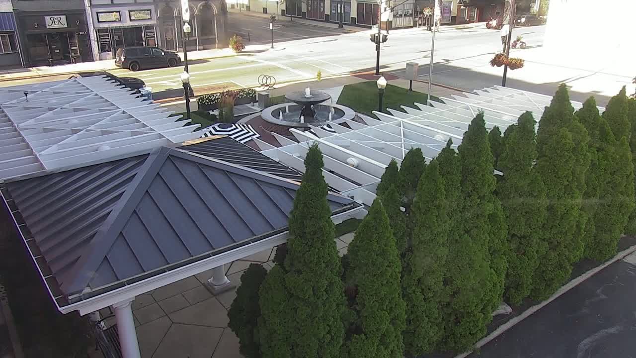 Crawfordsville Marie Canine Plaza Square Live Cam - Crawfordsville, Montgomery, Indiana, USA