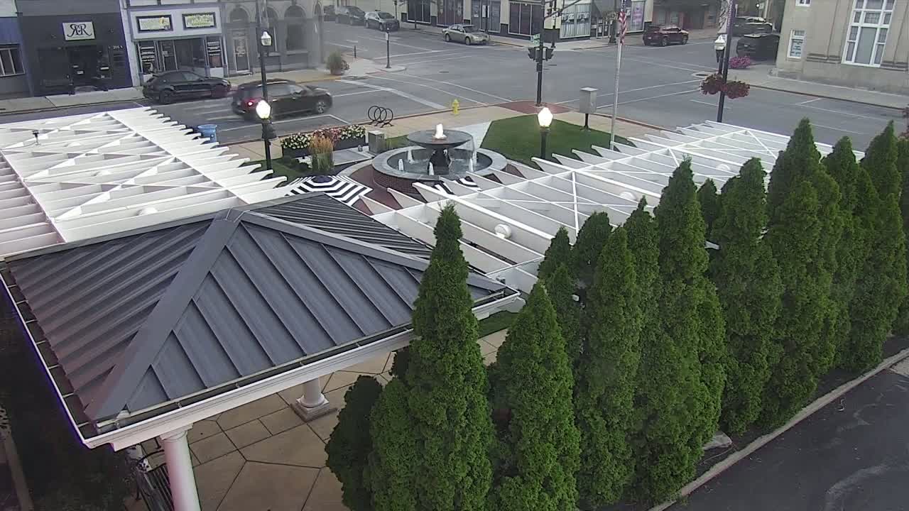 Crawfordsville Marie Canine Plaza Square Live Cam - Crawfordsville, Montgomery, Indiana, USA