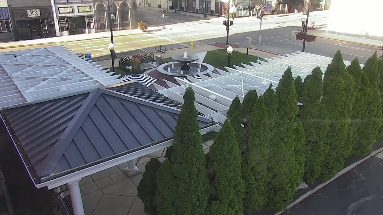 Crawfordsville Marie Canine Plaza Square Live Cam - Crawfordsville, Montgomery, Indiana, USA