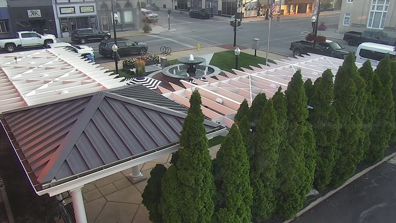 Crawfordsville Marie Canine Plaza Square Live Cam - Crawfordsville, Montgomery, Indiana, USA