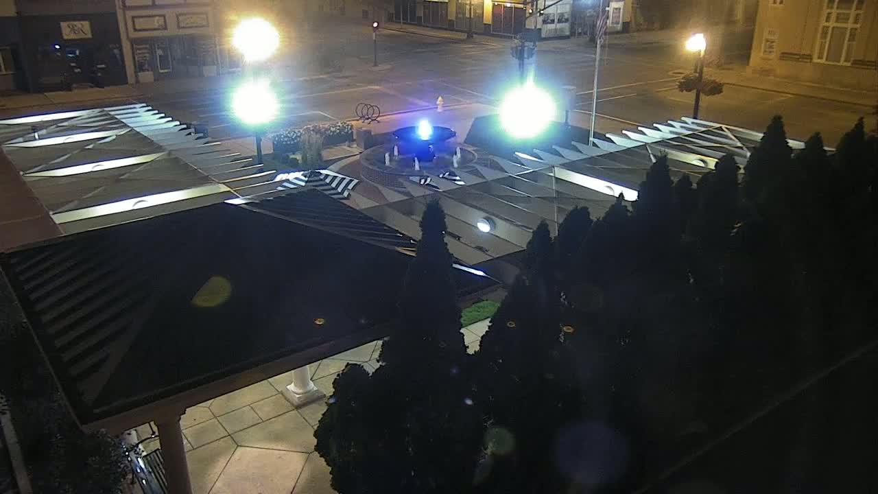 Crawfordsville Marie Canine Plaza Square Live Cam - Crawfordsville, Montgomery, Indiana, USA