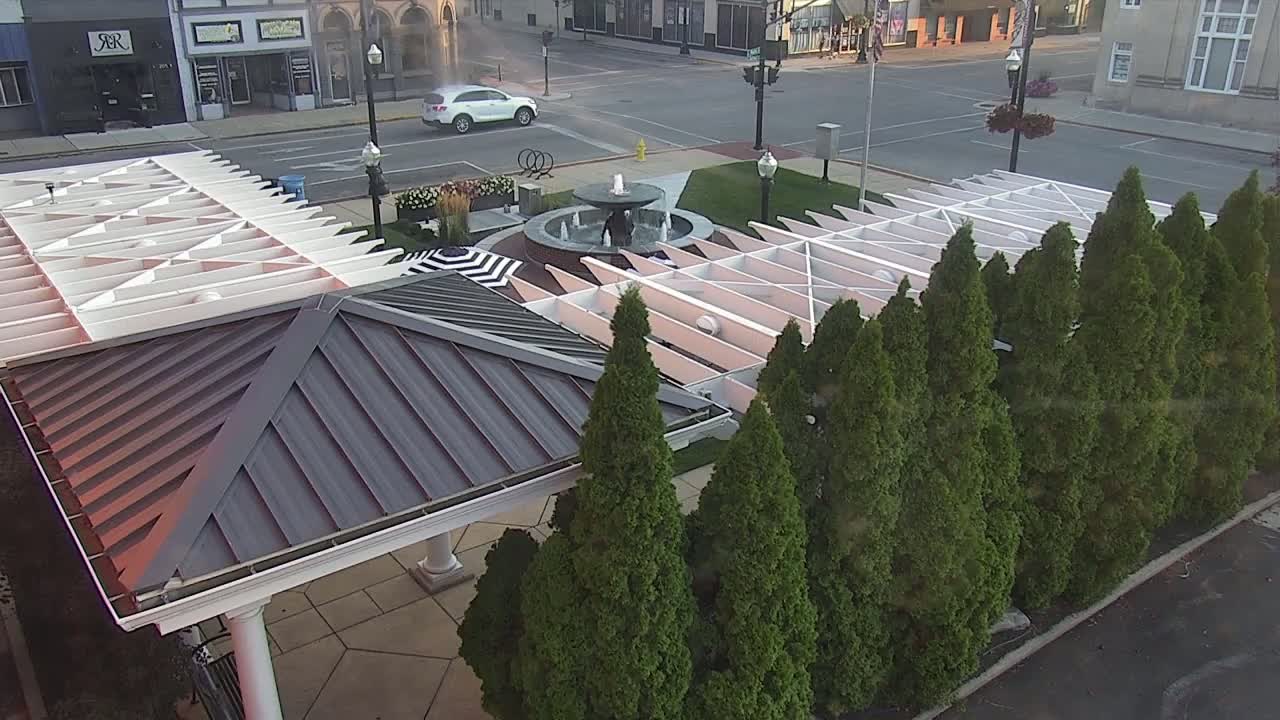 Crawfordsville Marie Canine Plaza Square Live Cam - Crawfordsville, Montgomery, Indiana, USA