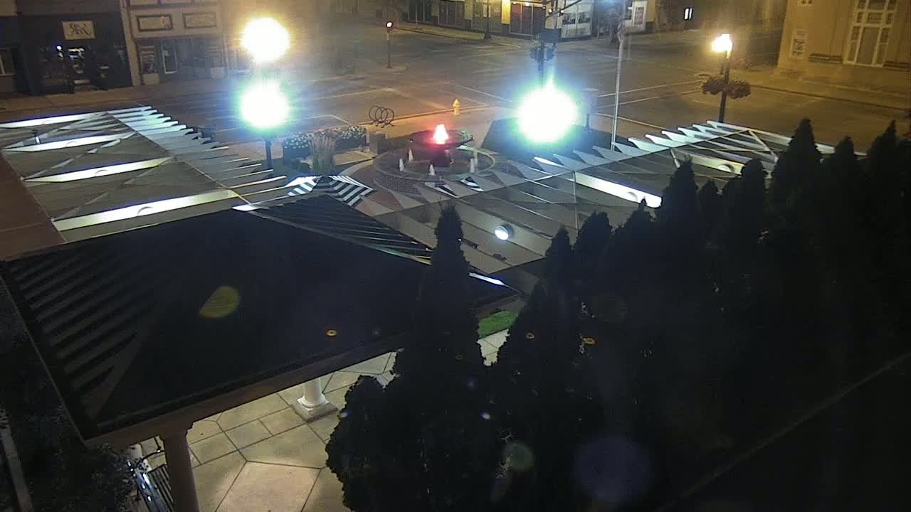 Crawfordsville Marie Canine Plaza Square Live Cam - Crawfordsville, Montgomery, Indiana, USA