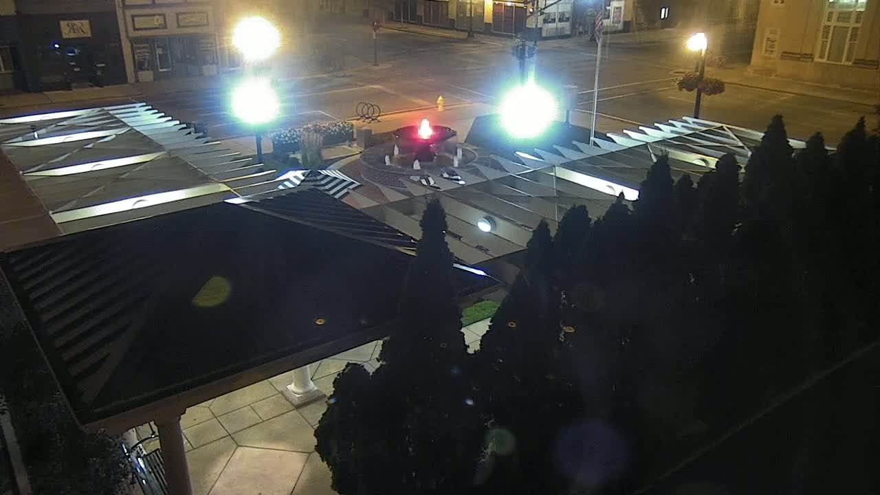Crawfordsville Marie Canine Plaza Square Live Cam - Crawfordsville, Montgomery, Indiana, USA