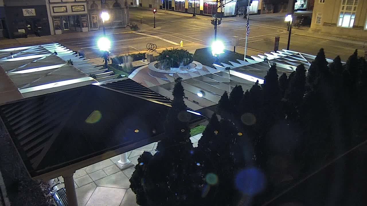 Crawfordsville Marie Canine Plaza Square Live Cam - Crawfordsville, Montgomery, Indiana, USA