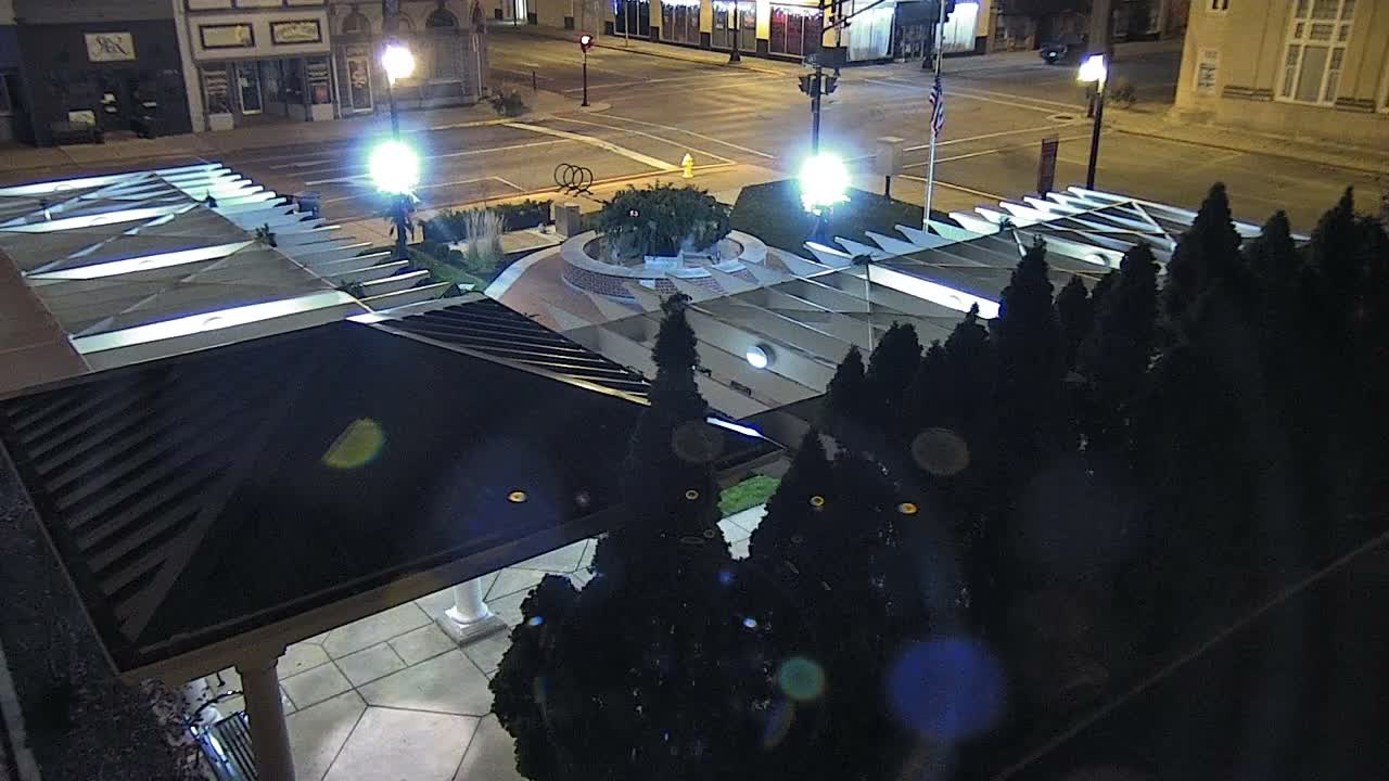 Crawfordsville Marie Canine Plaza Square Live Cam - Crawfordsville, Montgomery, Indiana, USA