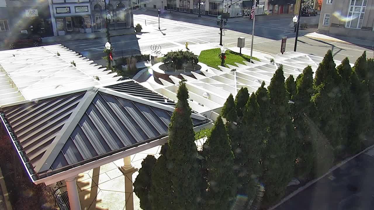 Crawfordsville Marie Canine Plaza Square Live Cam - Crawfordsville, Montgomery, Indiana, USA