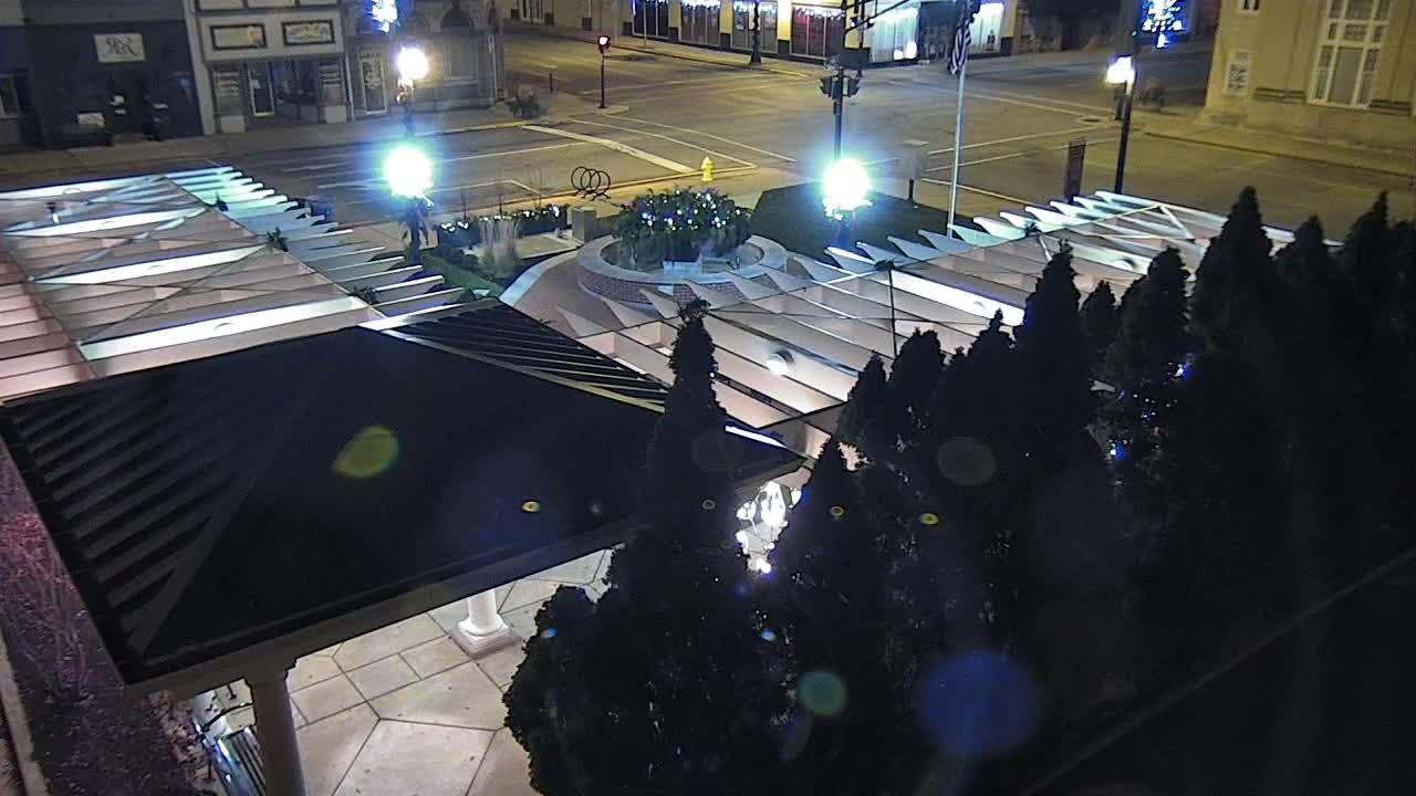 Crawfordsville Marie Canine Plaza Square Live Cam - Crawfordsville, Montgomery, Indiana, USA