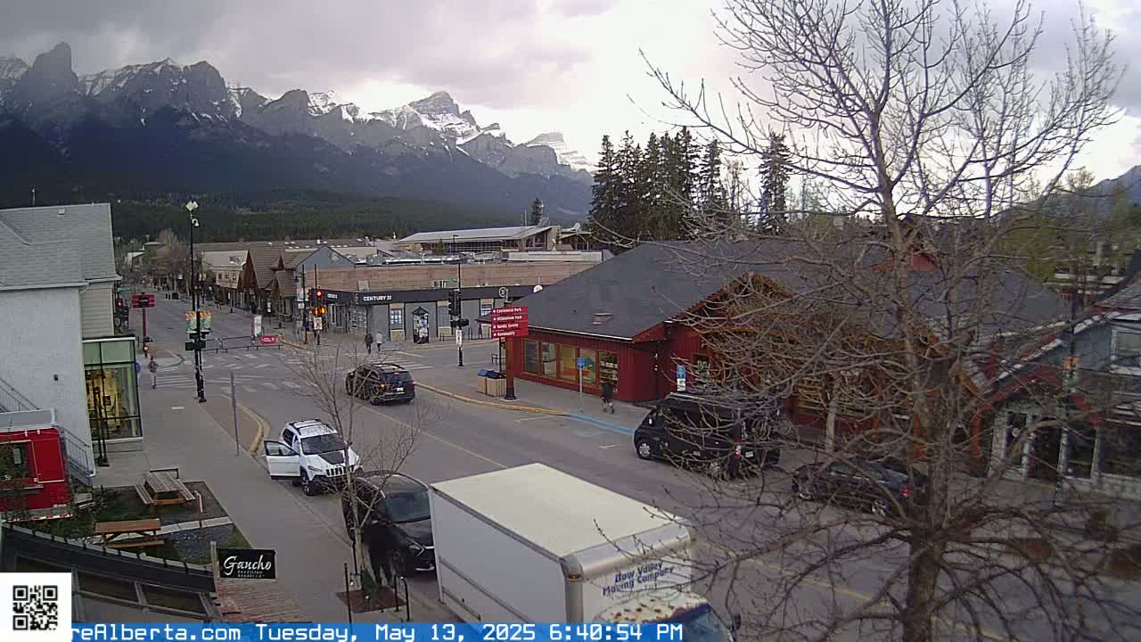Canmore 6 th Avenue Intersection City Main St. Live Cam - Canmore, Alberta's Rockies, Alberta, Canada