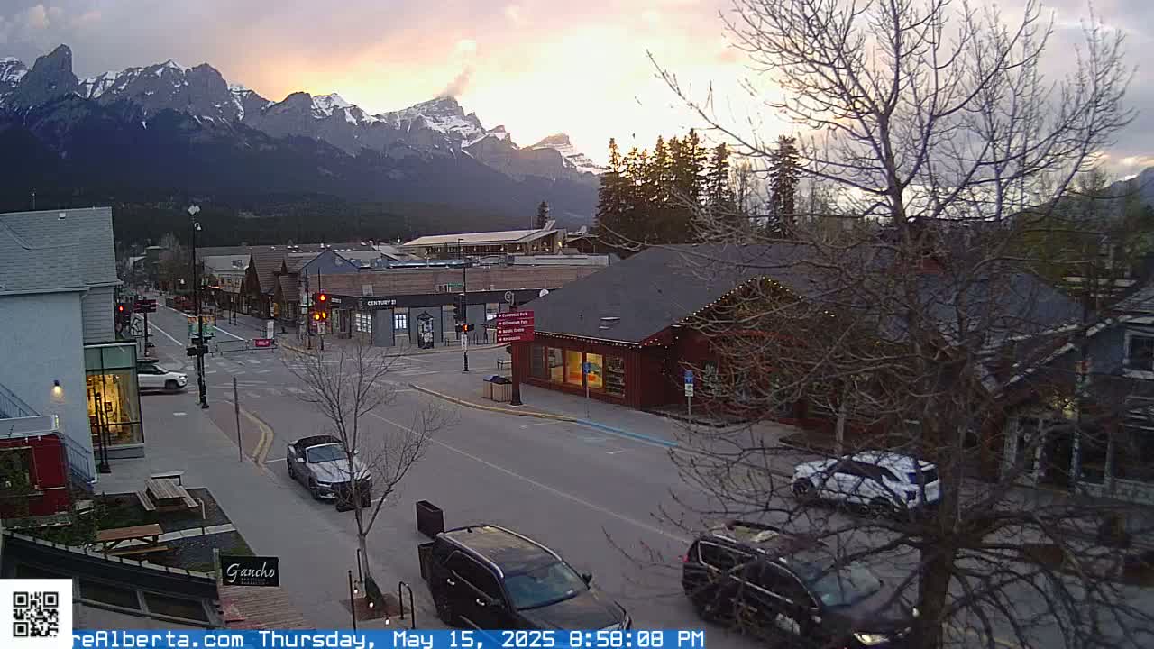Canmore 6 th Avenue Intersection City Main St. Live Cam - Canmore, Alberta's Rockies, Alberta, Canada