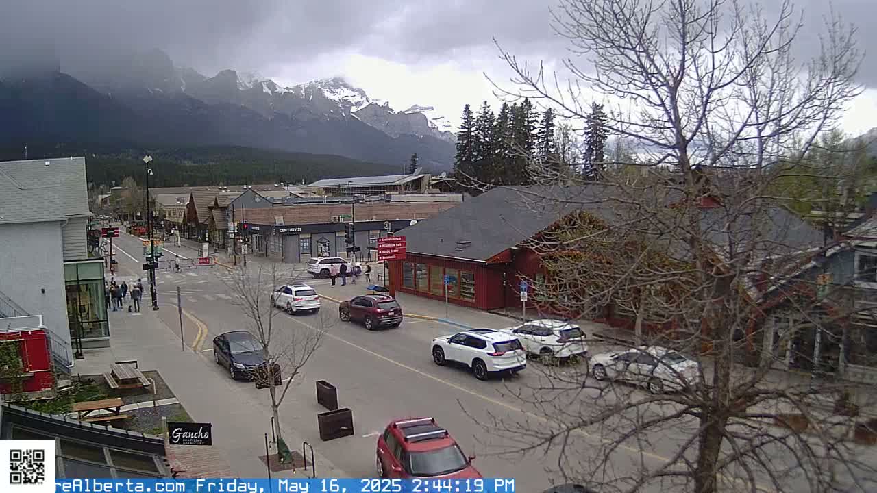 Canmore 6 th Avenue Intersection City Main St. Live Cam - Canmore, Alberta's Rockies, Alberta, Canada