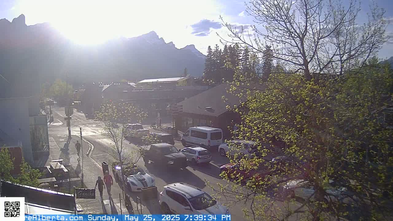 Canmore 6 th Avenue Intersection City Main St. Live Cam - Canmore, Alberta's Rockies, Alberta, Canada