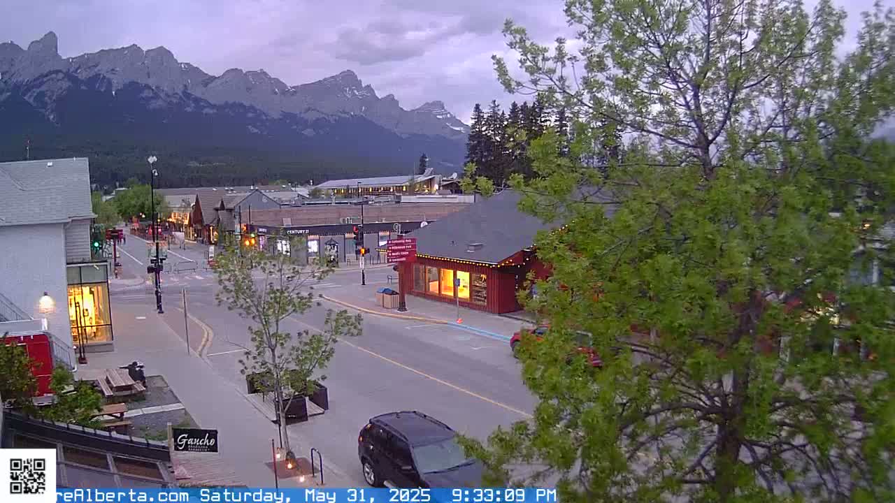 Canmore 6 th Avenue Intersection City Main St. Live Cam - Canmore, Alberta's Rockies, Alberta, Canada