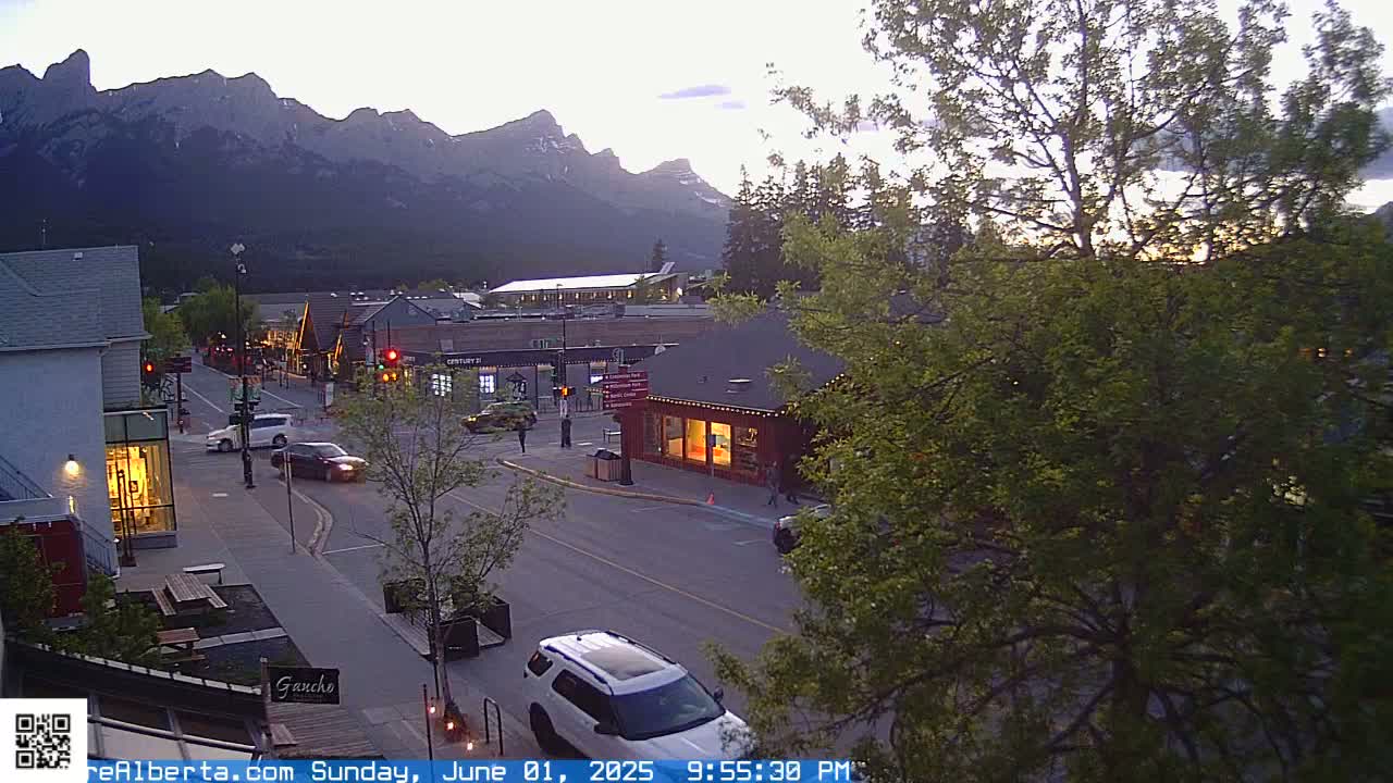 Canmore 6 th Avenue Intersection City Main St. Live Cam - Canmore, Alberta's Rockies, Alberta, Canada
