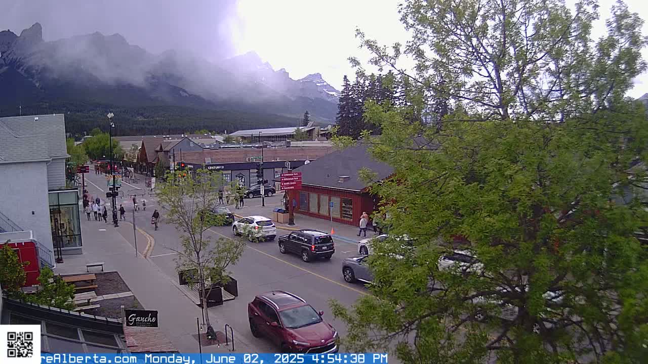 Canmore 6 th Avenue Intersection City Main St. Live Cam - Canmore, Alberta's Rockies, Alberta, Canada