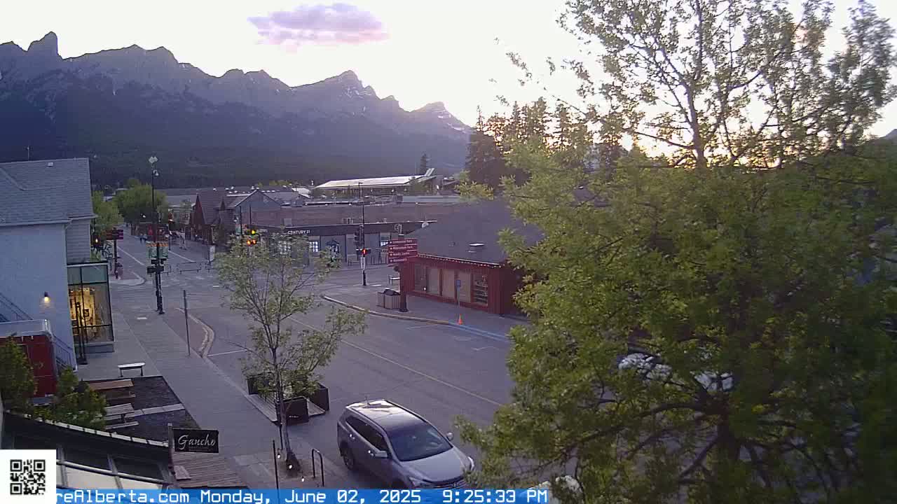 Canmore 6 th Avenue Intersection City Main St. Live Cam - Canmore, Alberta's Rockies, Alberta, Canada