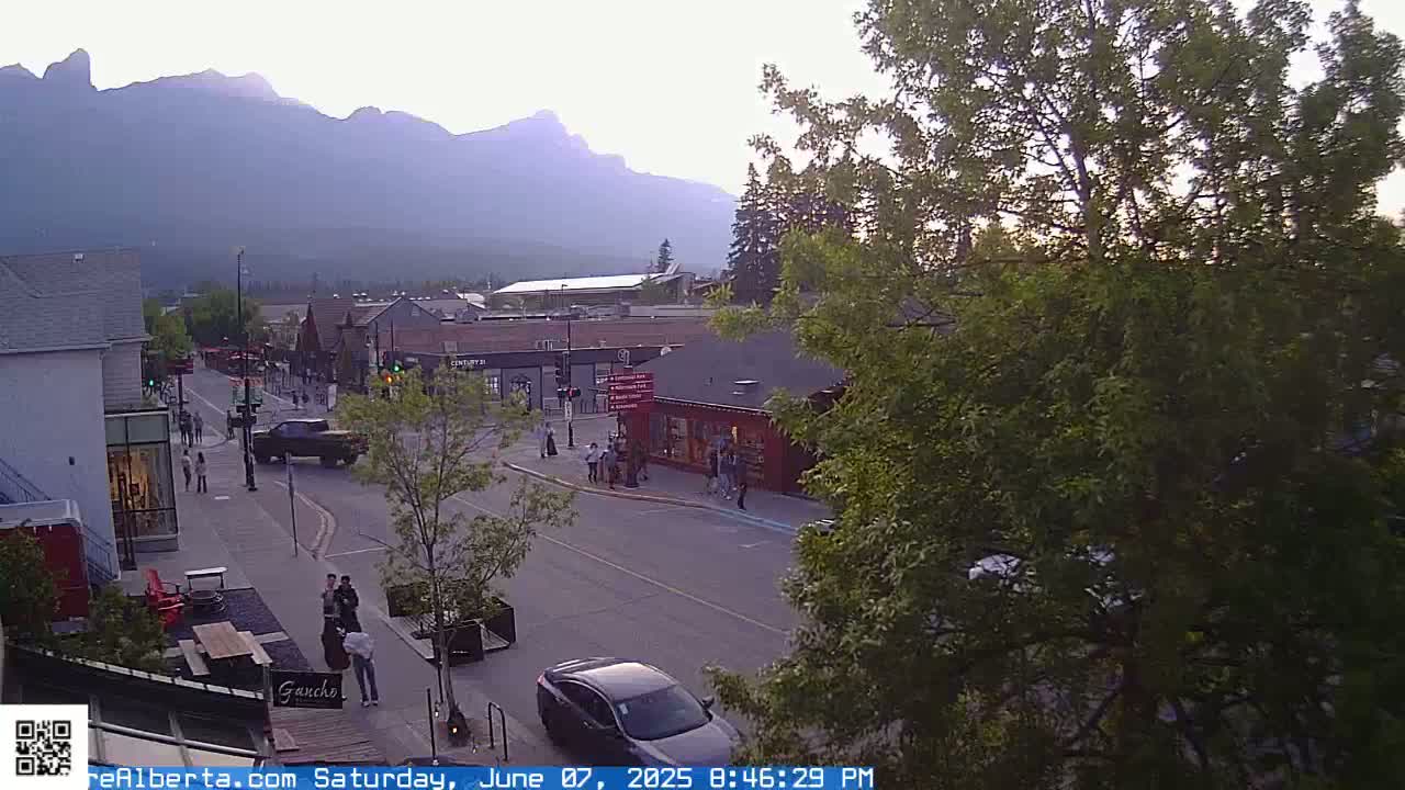 Canmore 6 th Avenue Intersection City Main St. Live Cam - Canmore, Alberta's Rockies, Alberta, Canada