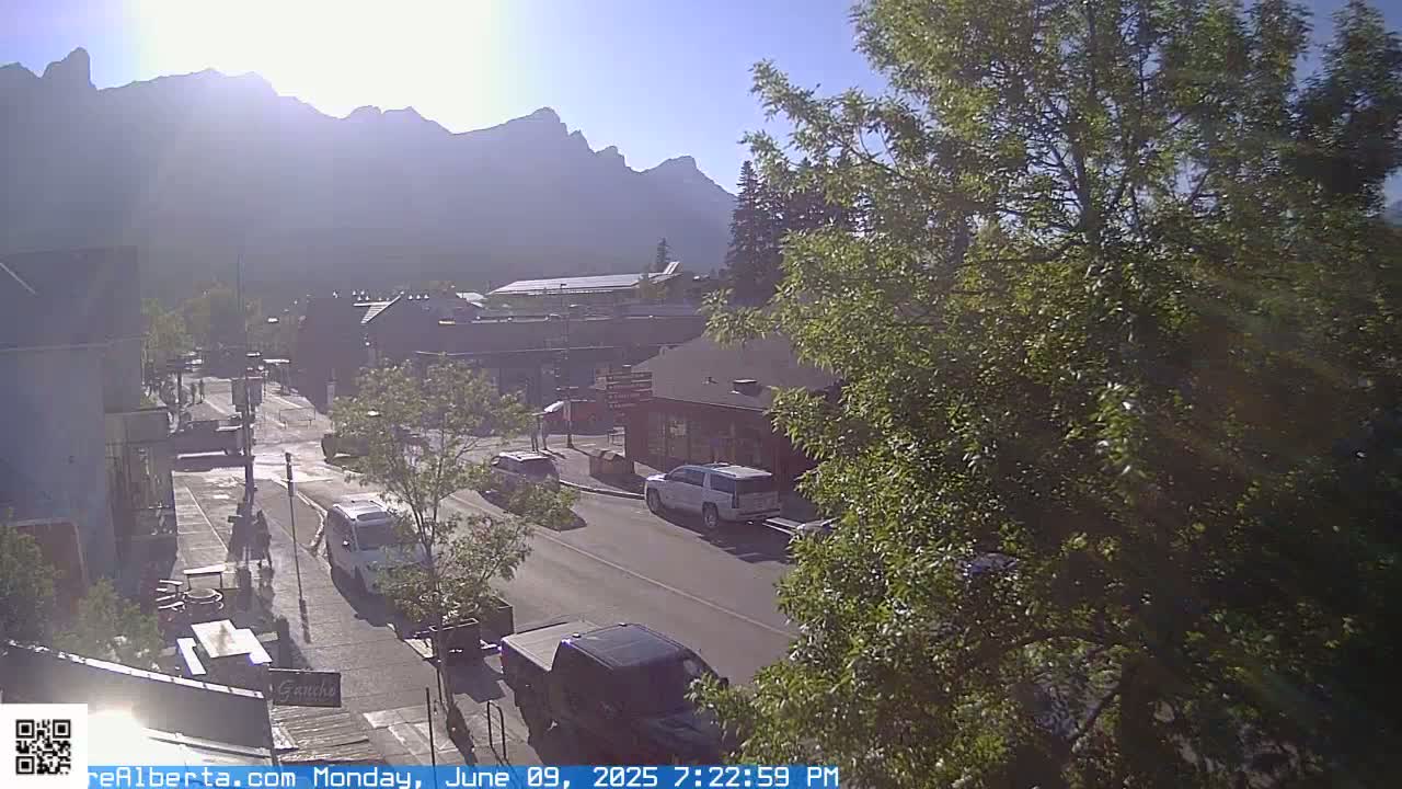 Canmore 6 th Avenue Intersection City Main St. Live Cam - Canmore, Alberta's Rockies, Alberta, Canada