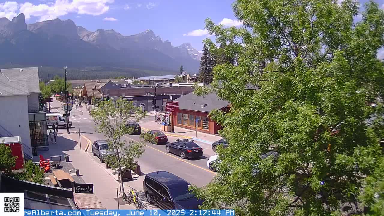 Canmore 6 th Avenue Intersection City Main St. Live Cam - Canmore, Alberta's Rockies, Alberta, Canada
