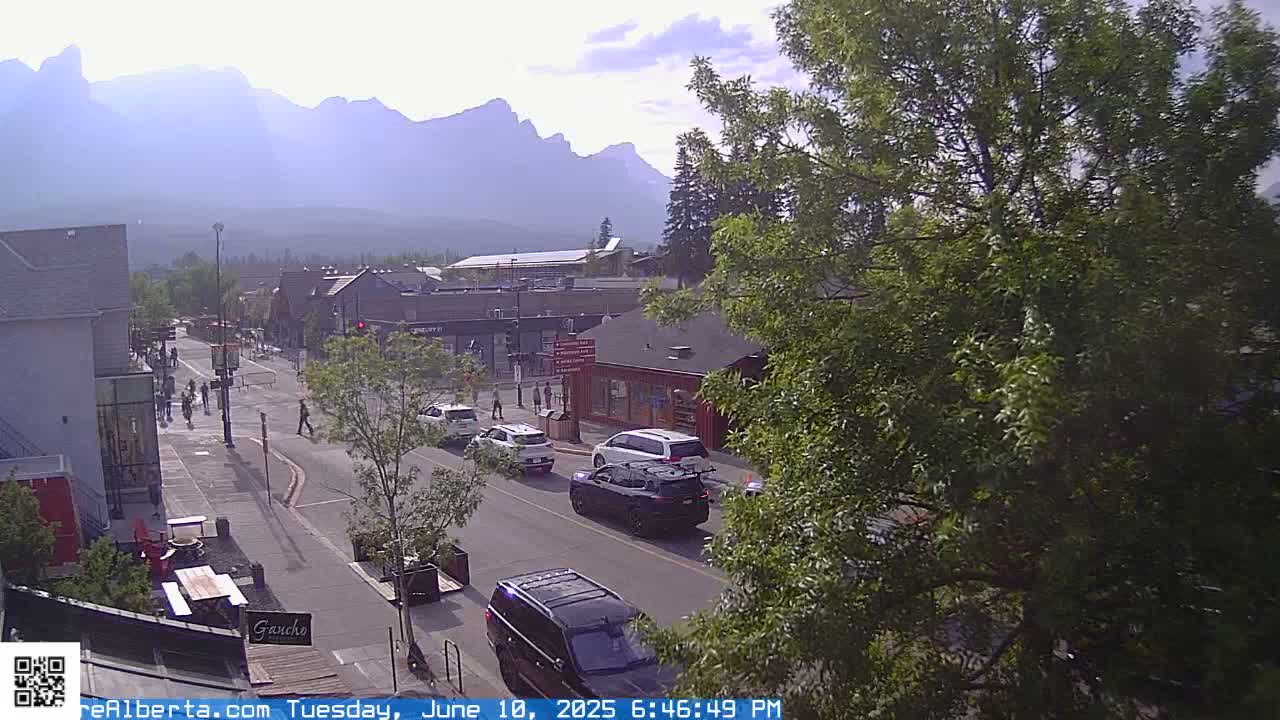 Canmore 6 th Avenue Intersection City Main St. Live Cam - Canmore, Alberta's Rockies, Alberta, Canada