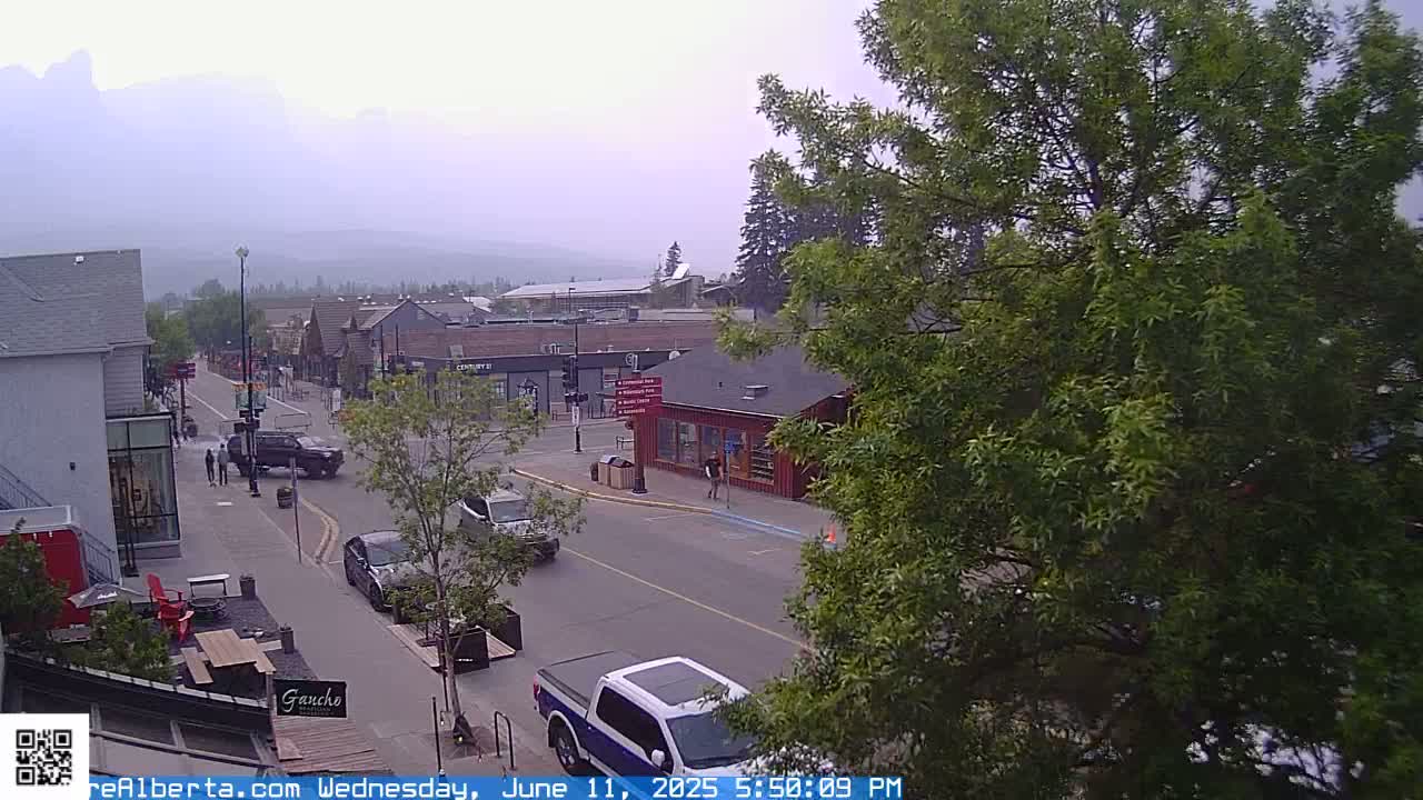Canmore 6 th Avenue Intersection City Main St. Live Cam - Canmore, Alberta's Rockies, Alberta, Canada