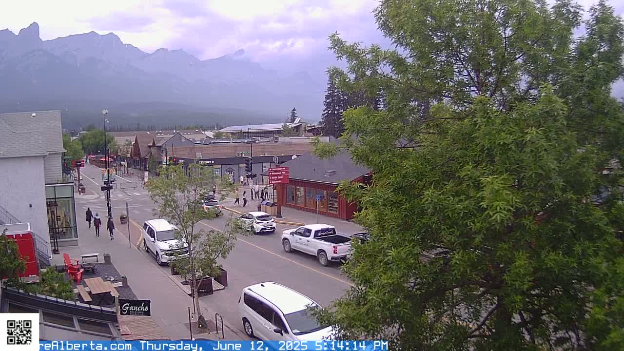 Canmore 6 th Avenue Intersection City Main St. Live Cam - Canmore, Alberta's Rockies, Alberta, Canada