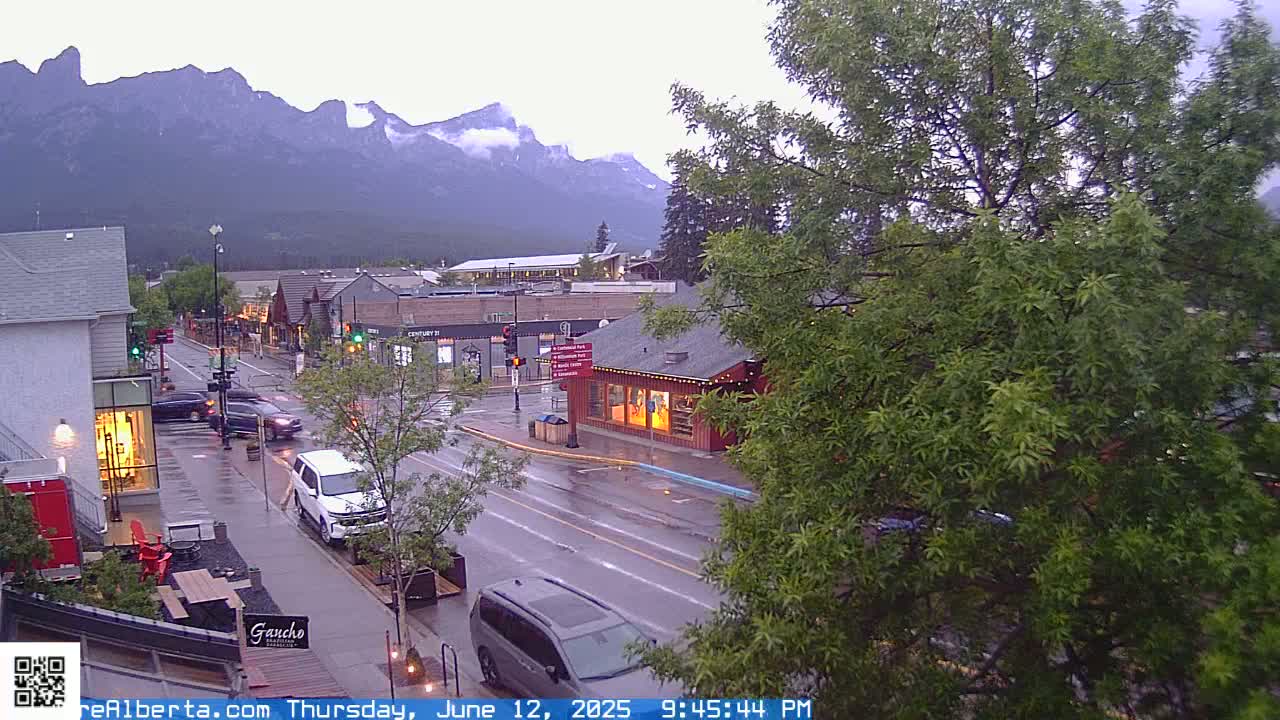 Canmore 6 th Avenue Intersection City Main St. Live Cam - Canmore, Alberta's Rockies, Alberta, Canada