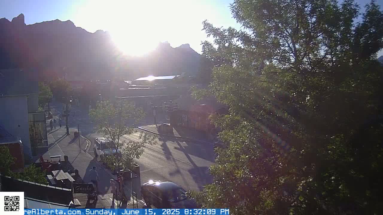 Canmore 6 th Avenue Intersection City Main St. Live Cam - Canmore, Alberta's Rockies, Alberta, Canada