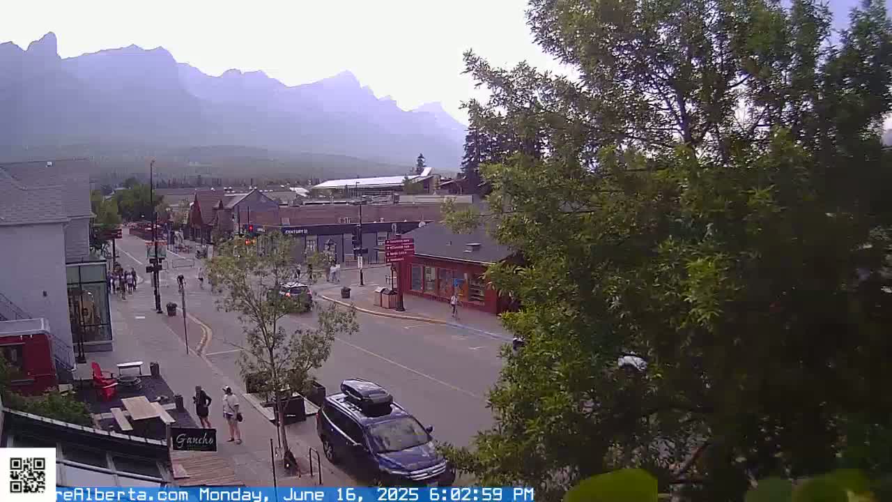 Canmore 6 th Avenue Intersection City Main St. Live Cam - Canmore, Alberta's Rockies, Alberta, Canada