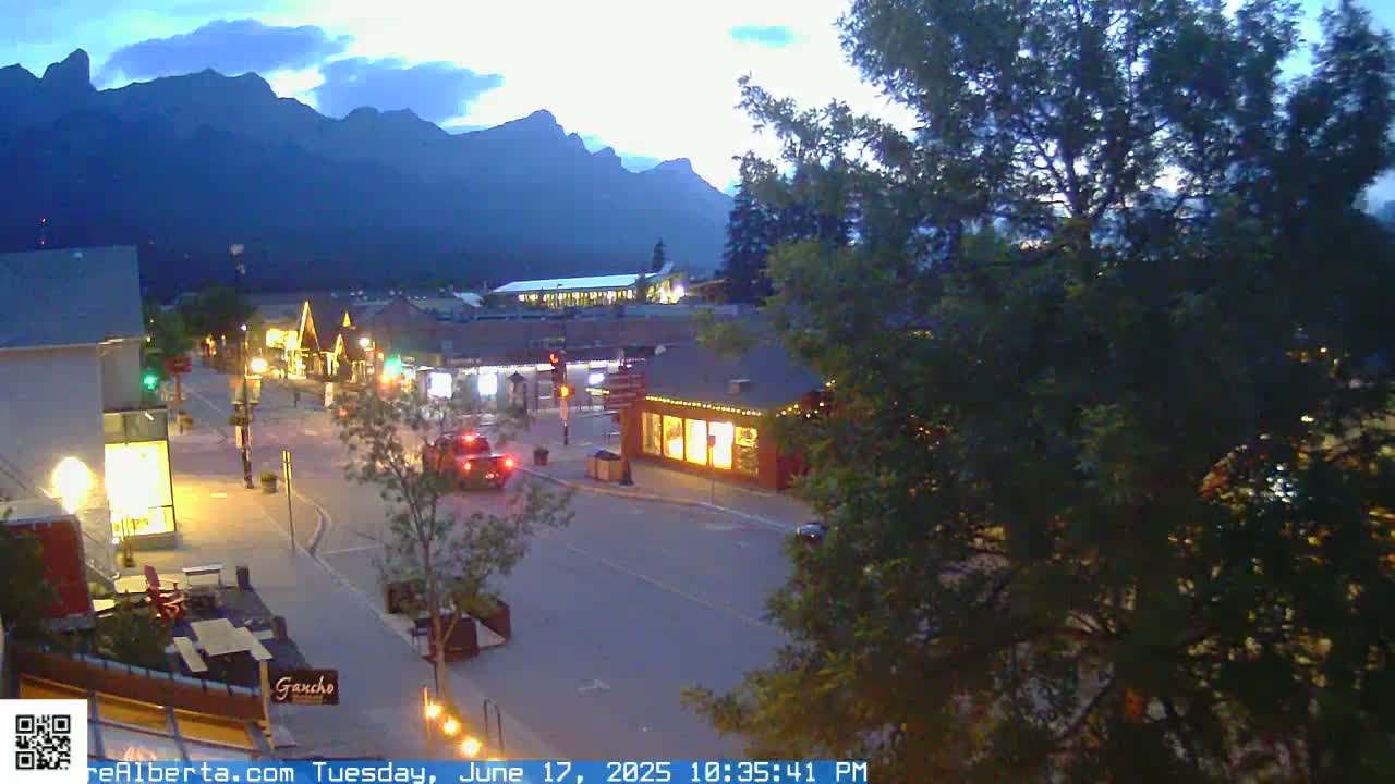 Canmore 6 th Avenue Intersection City Main St. Live Cam - Canmore, Alberta's Rockies, Alberta, Canada