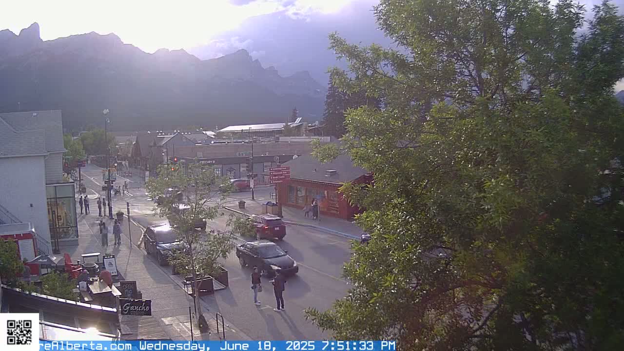 Canmore 6 th Avenue Intersection City Main St. Live Cam - Canmore, Alberta's Rockies, Alberta, Canada
