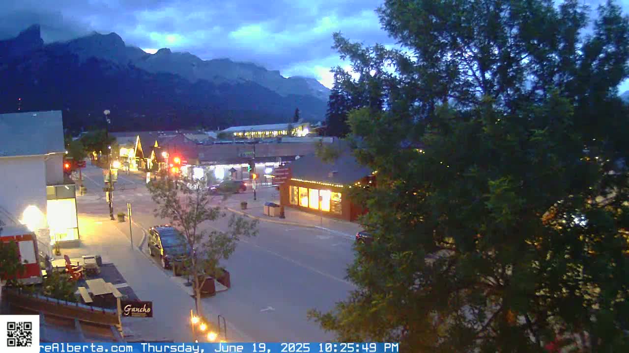 Canmore 6 th Avenue Intersection City Main St. Live Cam - Canmore, Alberta's Rockies, Alberta, Canada