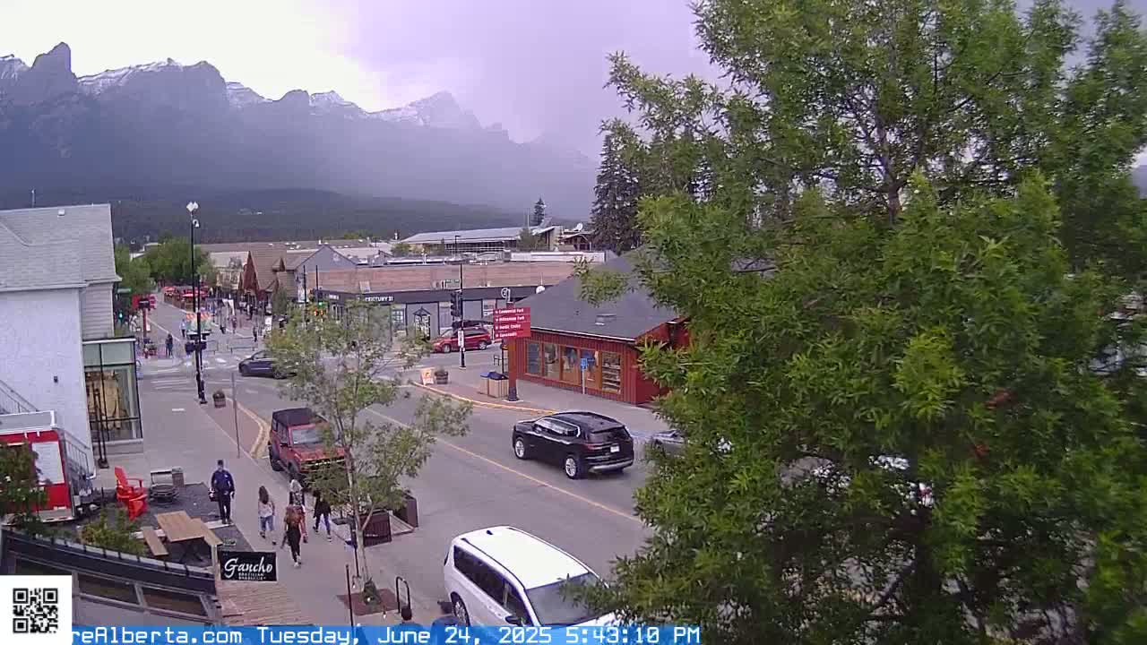 Canmore 6 th Avenue Intersection City Main St. Live Cam - Canmore, Alberta's Rockies, Alberta, Canada
