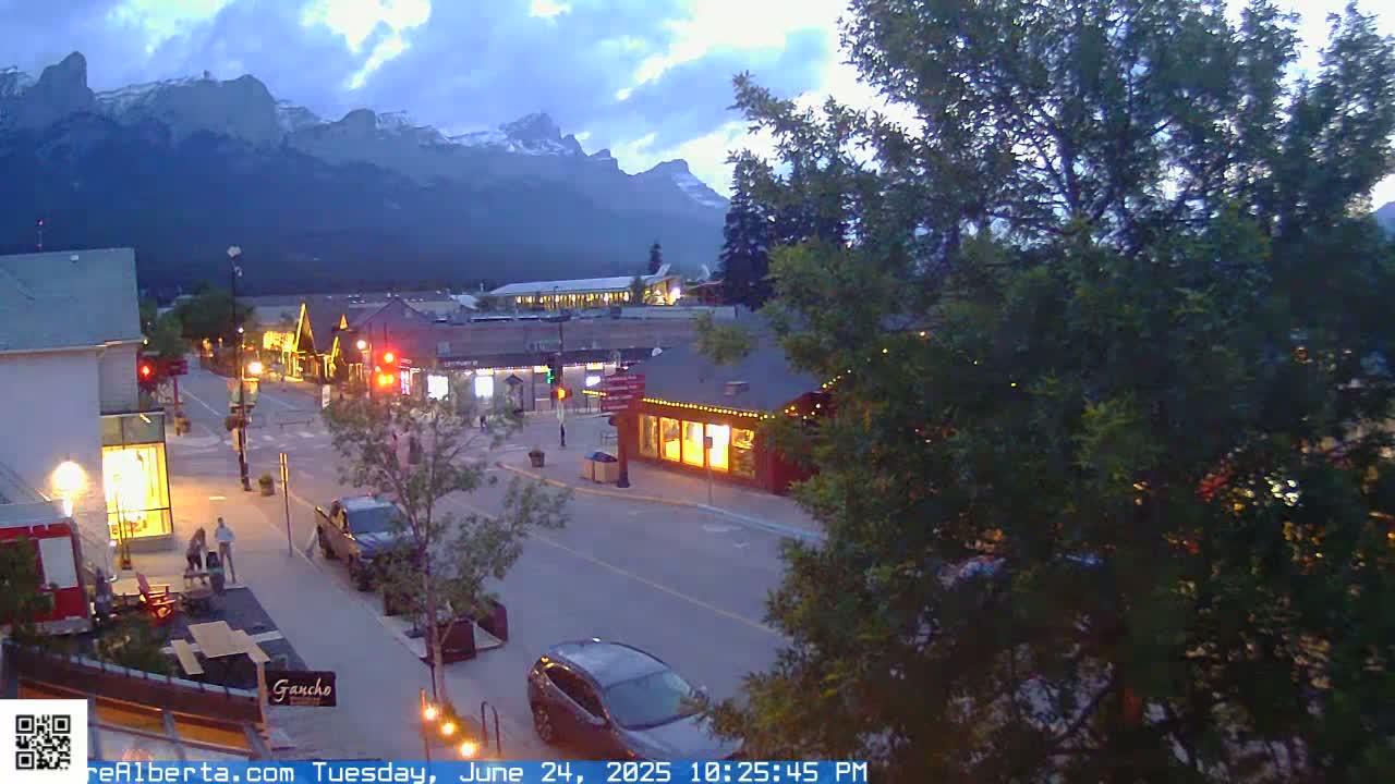 Canmore 6 th Avenue Intersection City Main St. Live Cam - Canmore, Alberta's Rockies, Alberta, Canada
