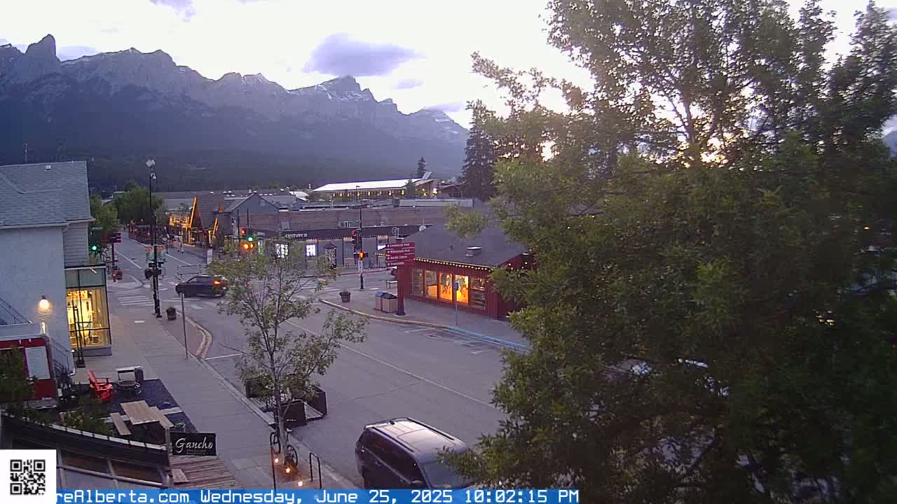 Canmore 6 th Avenue Intersection City Main St. Live Cam - Canmore, Alberta's Rockies, Alberta, Canada