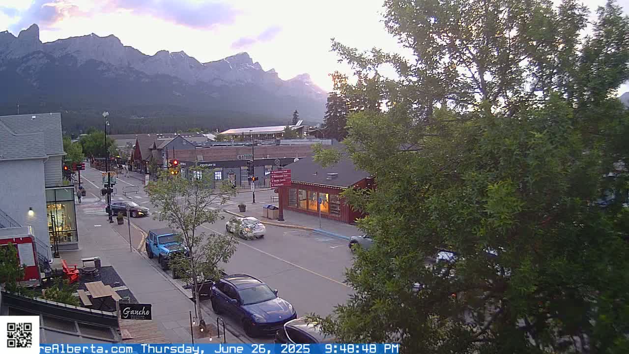 Canmore 6 th Avenue Intersection City Main St. Live Cam - Canmore, Alberta's Rockies, Alberta, Canada