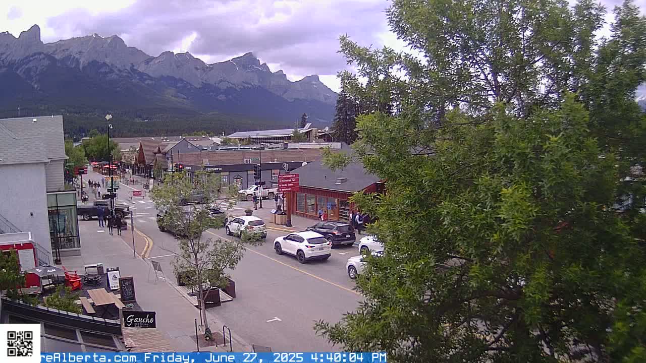 Canmore 6 th Avenue Intersection City Main St. Live Cam - Canmore, Alberta's Rockies, Alberta, Canada