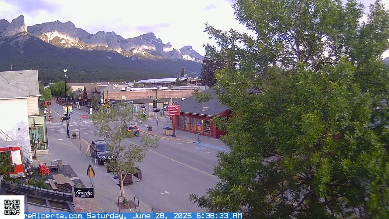 Canmore 6 th Avenue Intersection City Main St. Live Cam - Canmore, Alberta's Rockies, Alberta, Canada