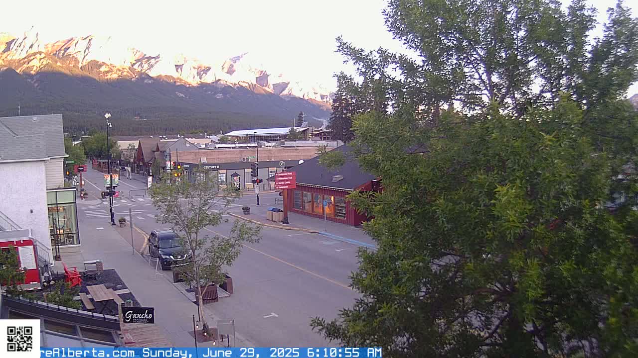Canmore 6 th Avenue Intersection City Main St. Live Cam - Canmore, Alberta's Rockies, Alberta, Canada