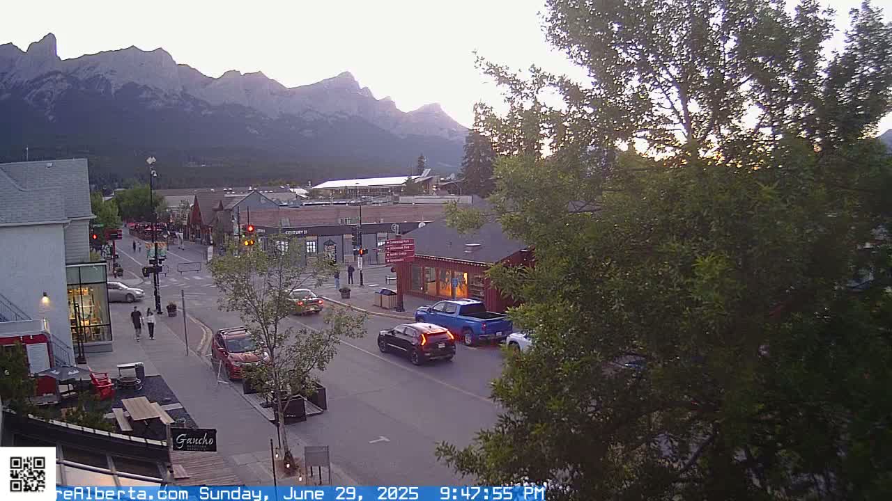 Canmore 6 th Avenue Intersection City Main St. Live Cam - Canmore, Alberta's Rockies, Alberta, Canada