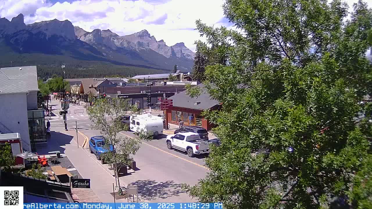 Canmore 6 th Avenue Intersection City Main St. Live Cam - Canmore, Alberta's Rockies, Alberta, Canada