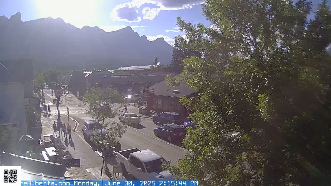 Canmore 6 th Avenue Intersection City Main St. Live Cam - Canmore, Alberta's Rockies, Alberta, Canada