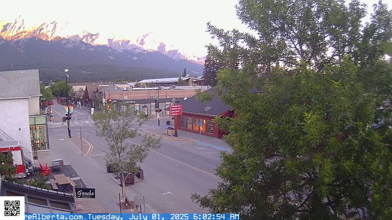 Canmore 6 th Avenue Intersection City Main St. Live Cam - Canmore, Alberta's Rockies, Alberta, Canada
