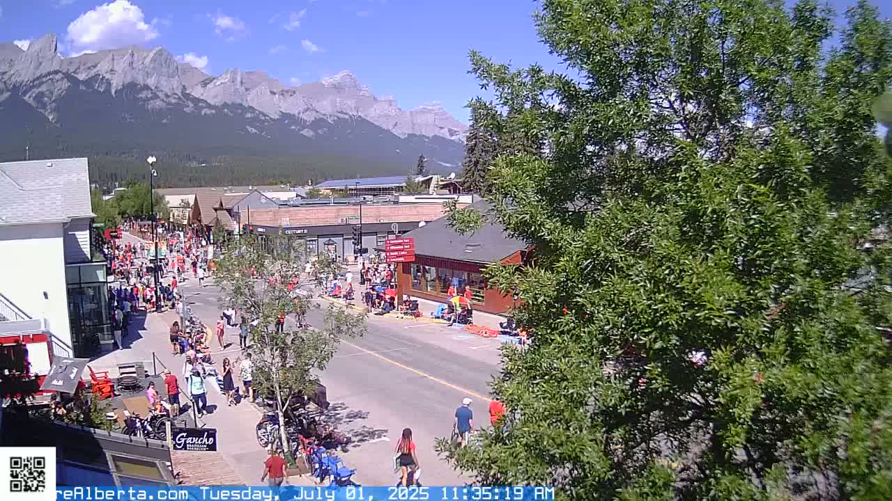 Canmore 6 th Avenue Intersection City Main St. Live Cam - Canmore, Alberta's Rockies, Alberta, Canada