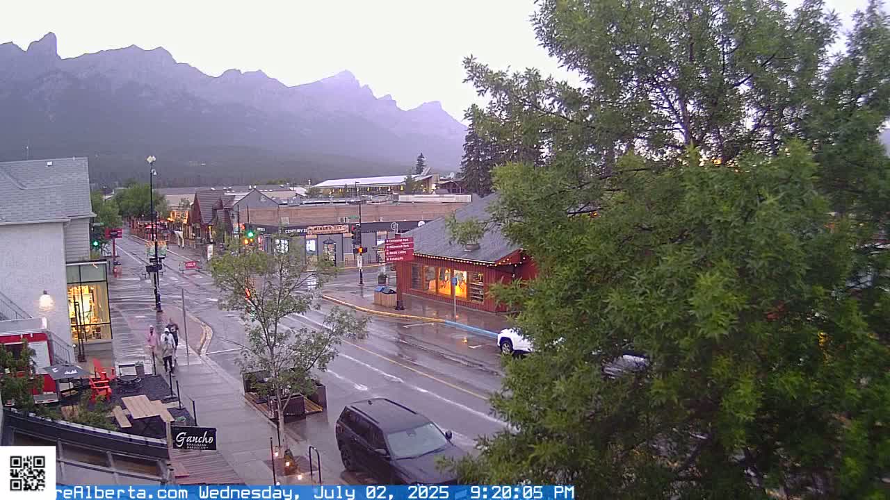 Canmore 6 th Avenue Intersection City Main St. Live Cam - Canmore, Alberta's Rockies, Alberta, Canada