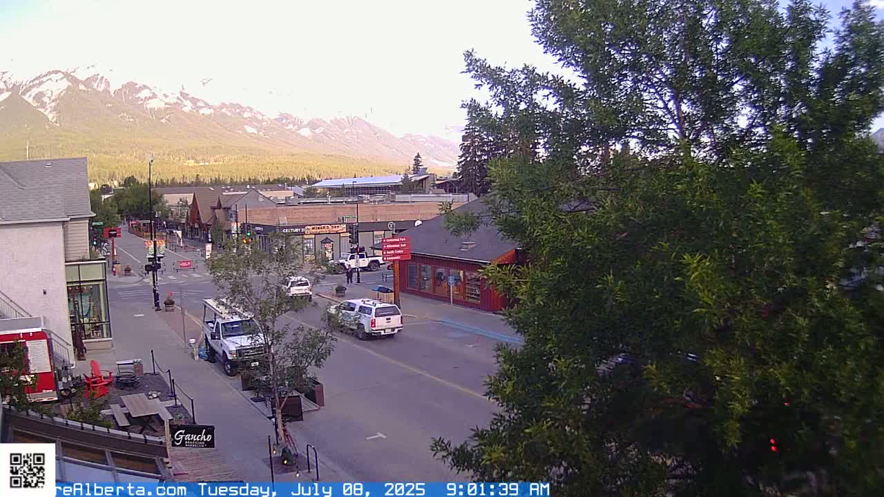 Canmore 6 th Avenue Intersection City Main St. Live Cam - Canmore, Alberta's Rockies, Alberta, Canada