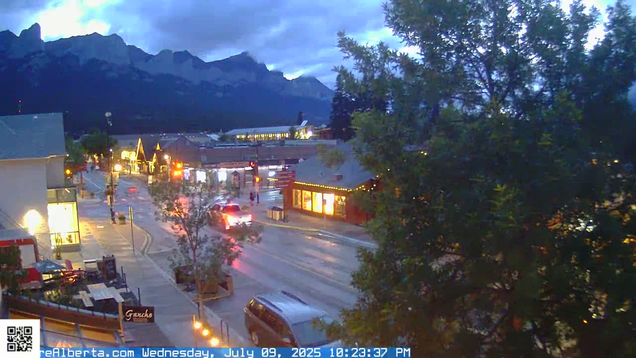 Canmore 6 th Avenue Intersection City Main St. Live Cam - Canmore, Alberta's Rockies, Alberta, Canada