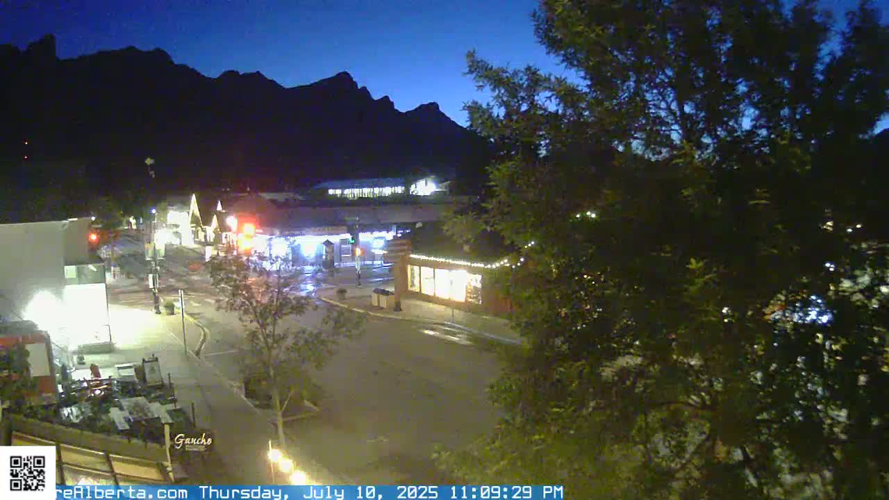 Canmore 6 th Avenue Intersection City Main St. Live Cam - Canmore, Alberta's Rockies, Alberta, Canada